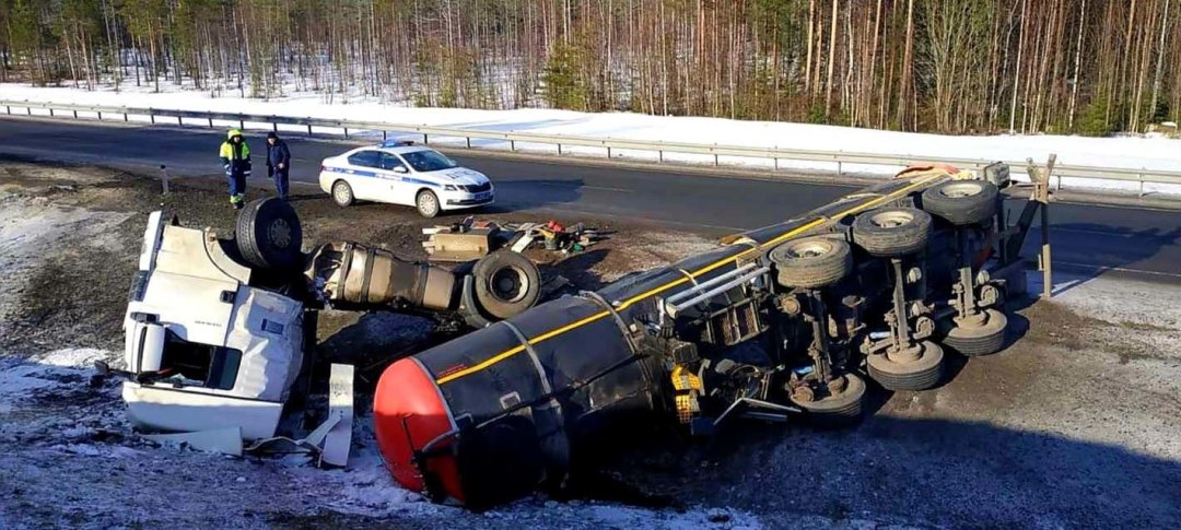 Пожарно-спасательное подразделение привлекалось для ликвидации ДТП в Суоярвском районе.